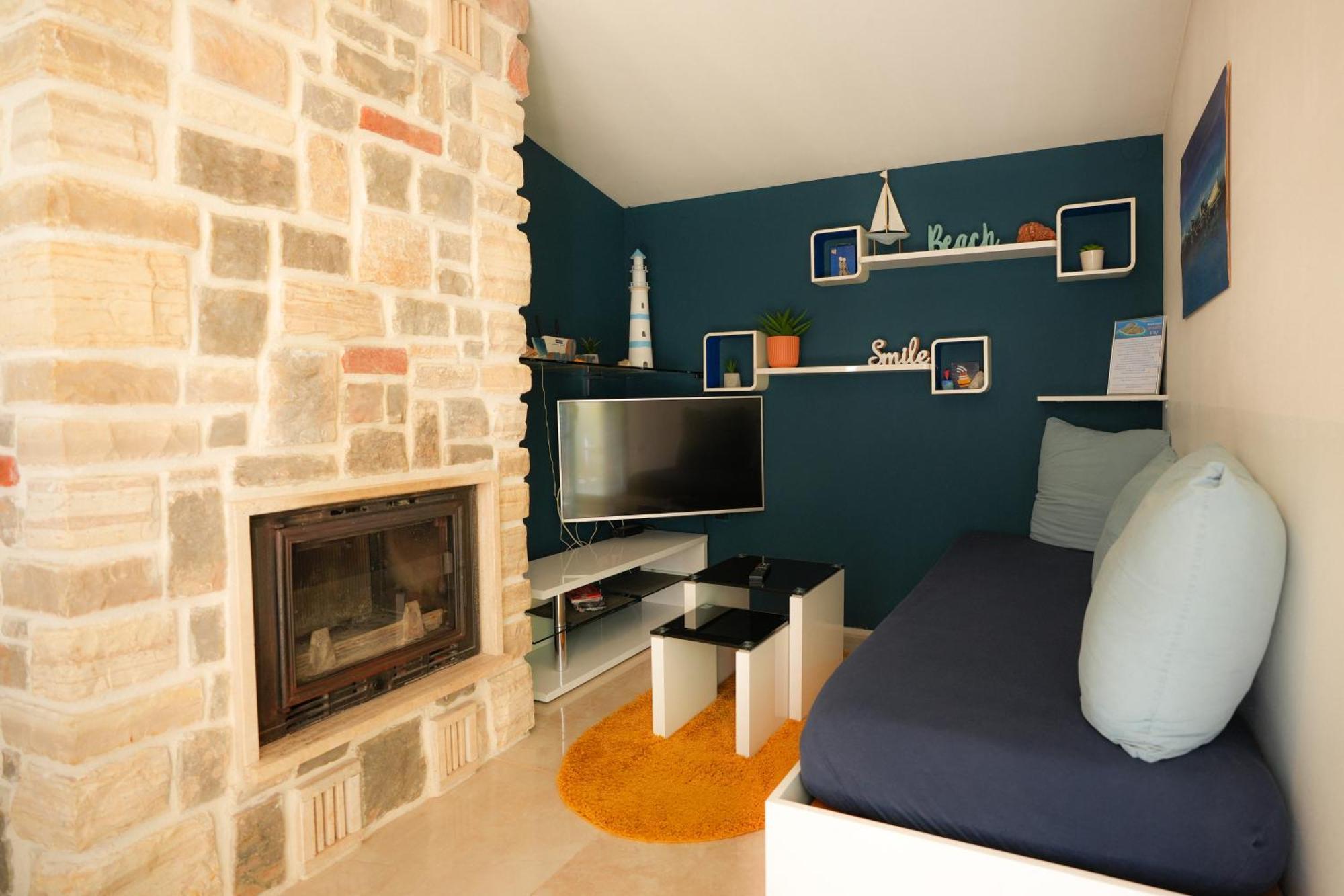 Holiday Home - Beach House 'Amarella' Turanj Exterior photo