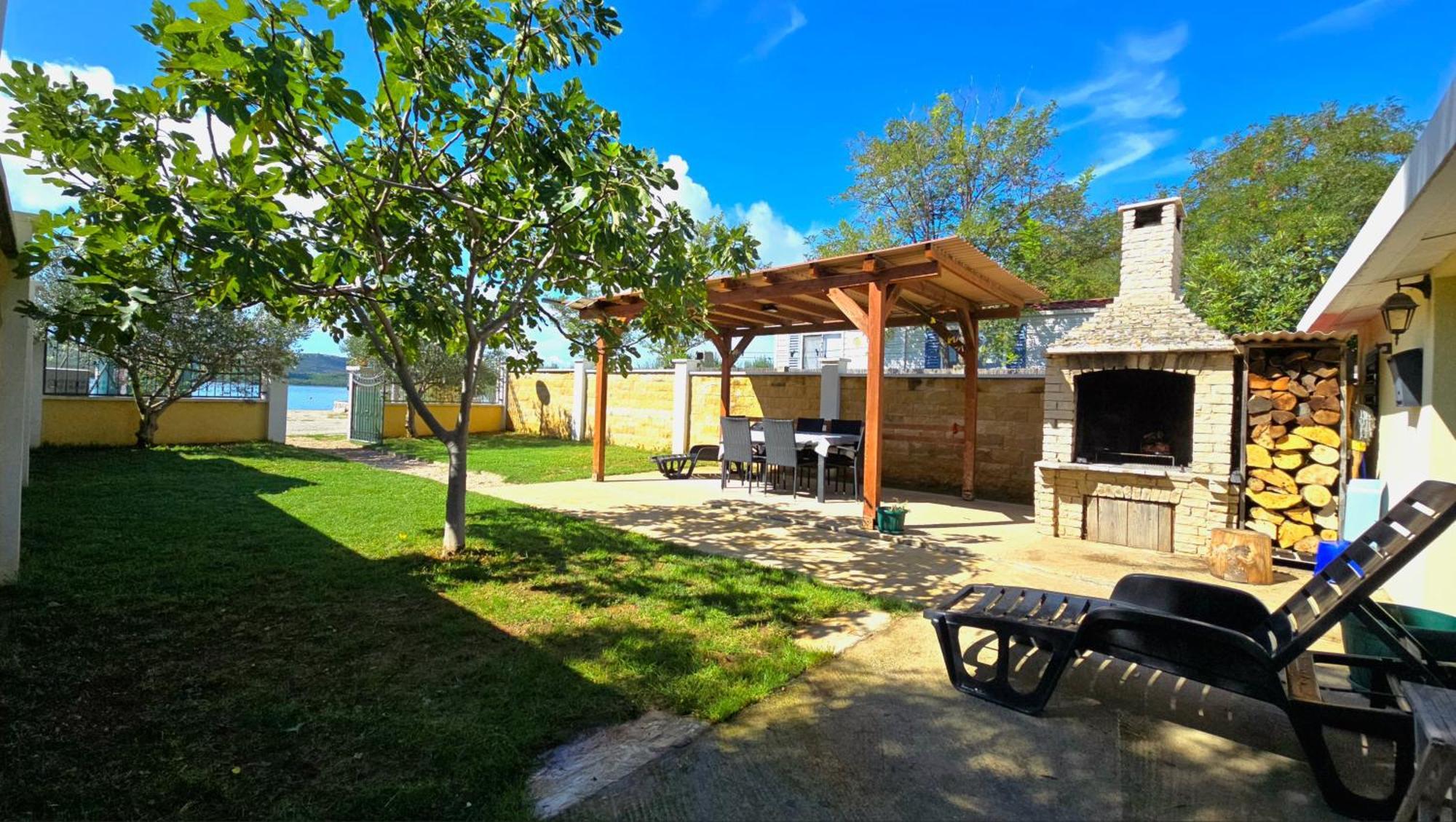 Holiday Home - Beach House 'Amarella' Turanj Exterior photo